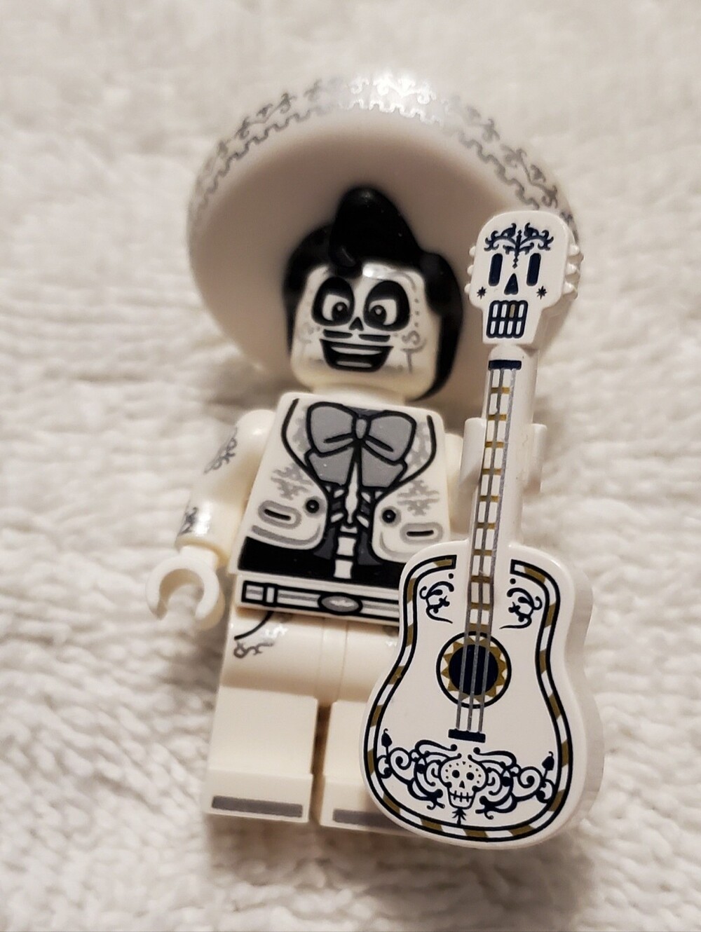 Disney Lego Ernesto De La Cruz Minifigure
